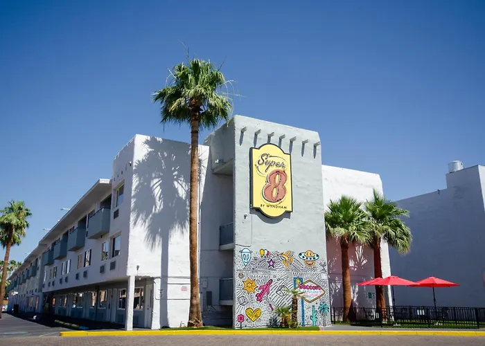 Super 8 By Wyndham Las Vegas North Strip/Fremont St. Area